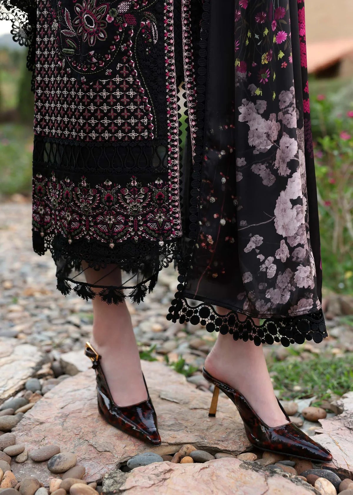 Kanwal Malik | Zaina Unstitched Lawn '25 | Isha