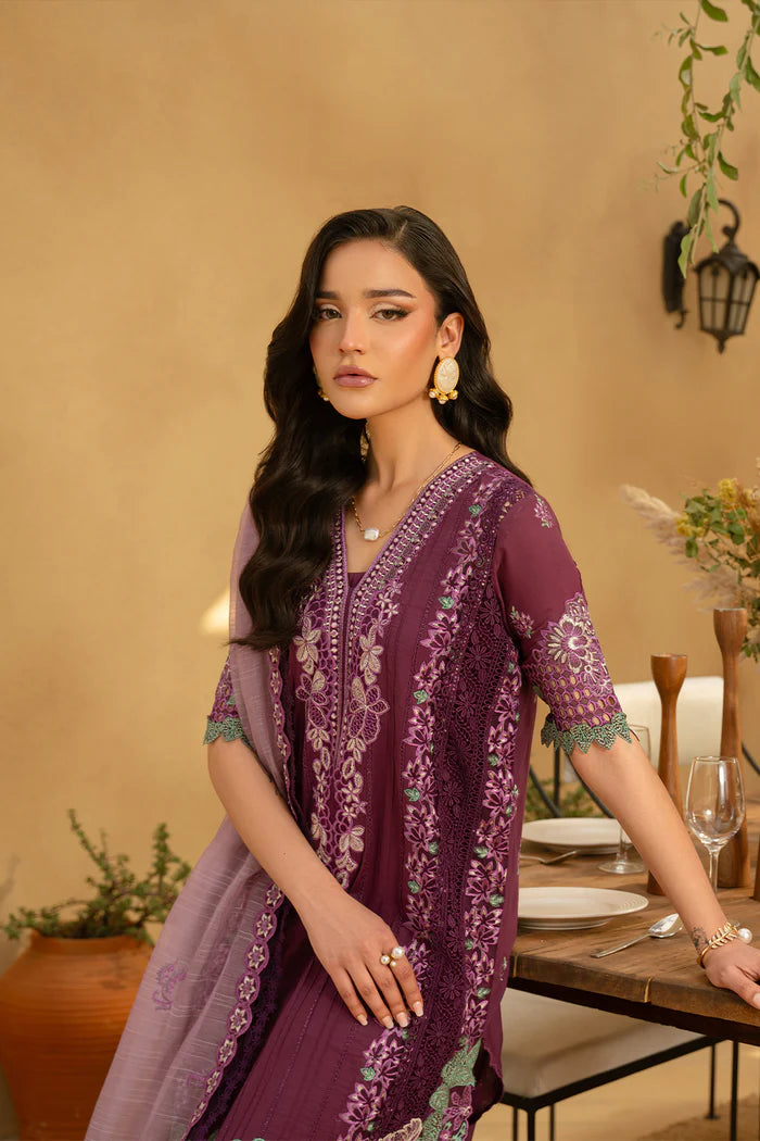 Model wearing plum purple embroidered dress with lavender dupatta from Saira Rizwan, Pakistani luxury pret, Pakistani clothes online in UK.