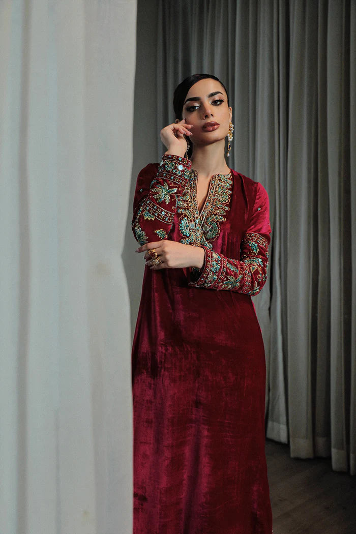 Model wearing Saira Rizwan Luxury Pret Riona '23 Julie dress, showcasing Pakistani clothes online in UK.