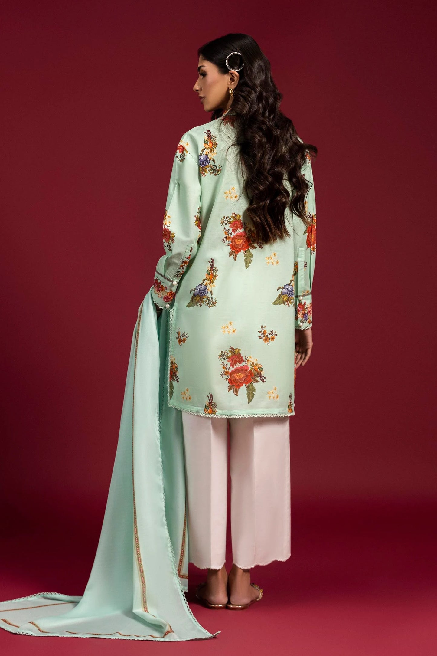 Model wearing mint green floral printed dress with matching dupatta from Sana Safinaz H251-002B-2S, Pakistani Luxury pret online in UK.