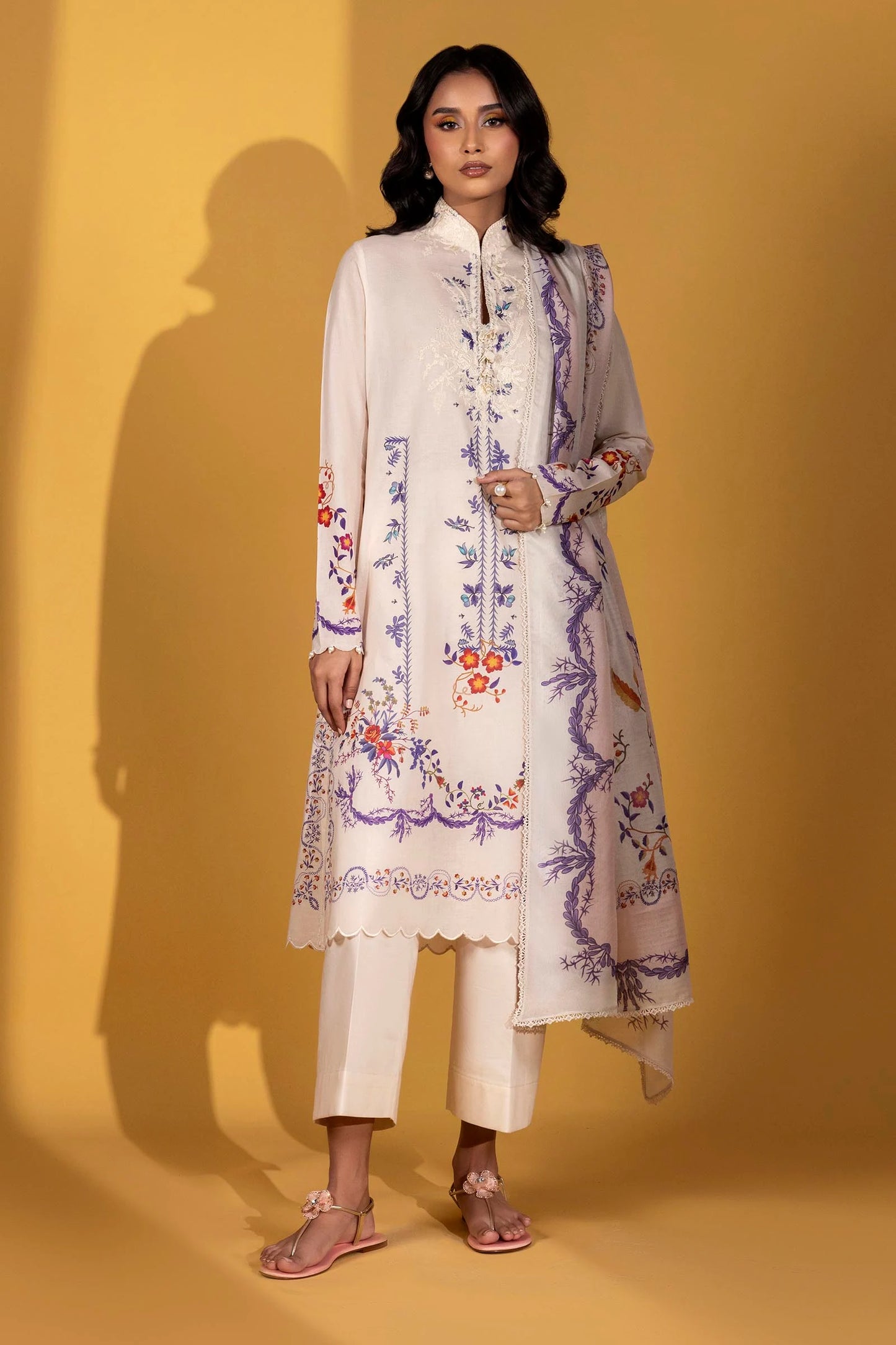 Model wearing cream and purple printed dress with floral detailing and matching dupatta from Sana Safinaz H251-005B-3CS, Pakistani clothes online in UK.