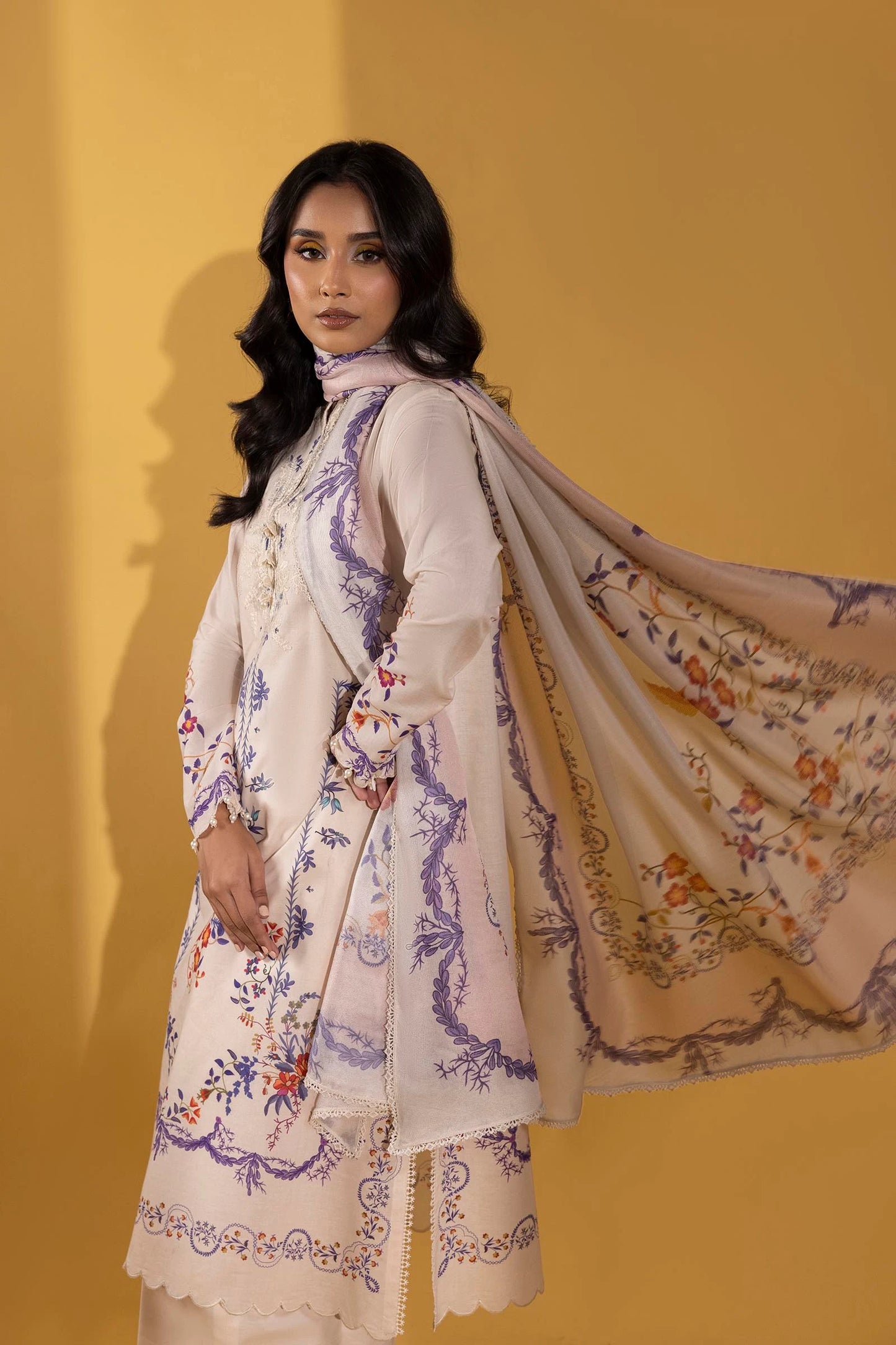 Model wearing cream and purple printed dress with floral detailing and matching dupatta from Sana Safinaz H251-005B-3CS, Pakistani clothes online in UK.