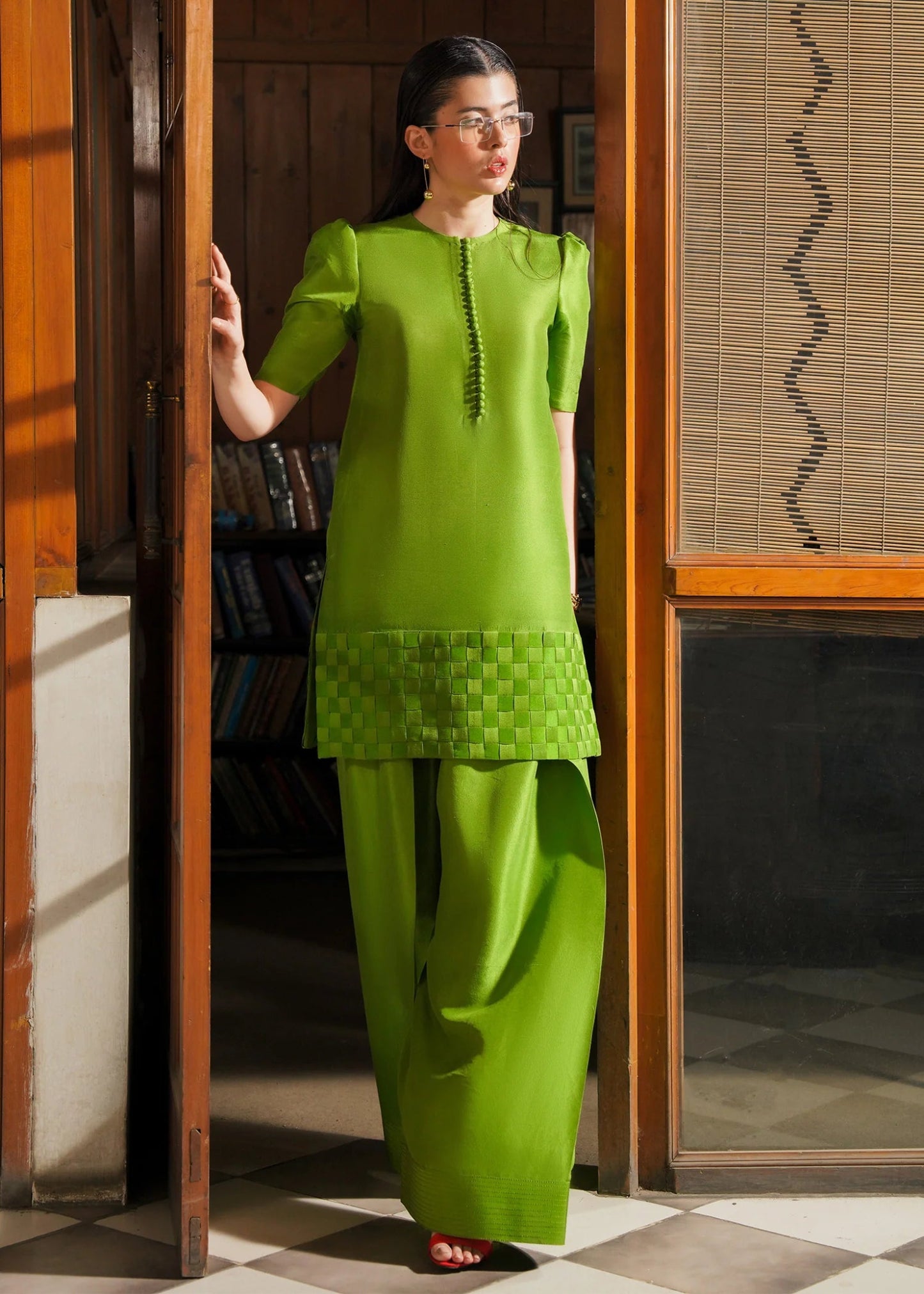 Model wearing Nirvana dress from Hussain Rehar's Pay Day Vol. IV collection. Discover Hussain Rehar and Pakistani clothes online in UK at Signature Labels.
