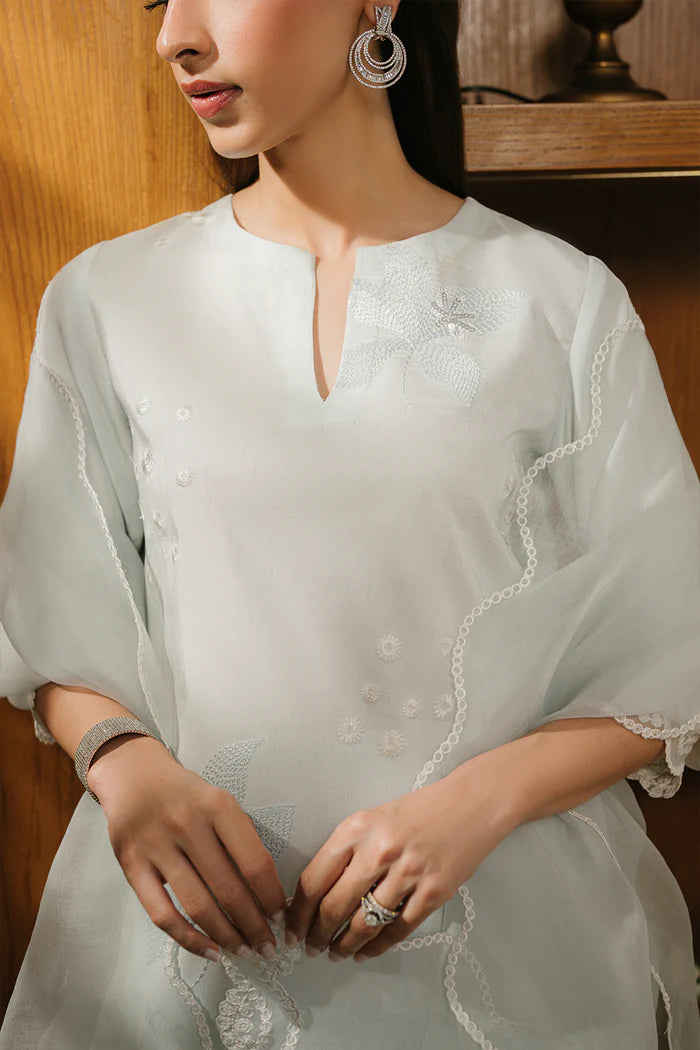 Model wearing ice blue AYRA-SREP1-03 from Saira Rizwan Luxury Lawn Eid Edit '25, ideal for Pakistani luxury pret and clothes online in UK.