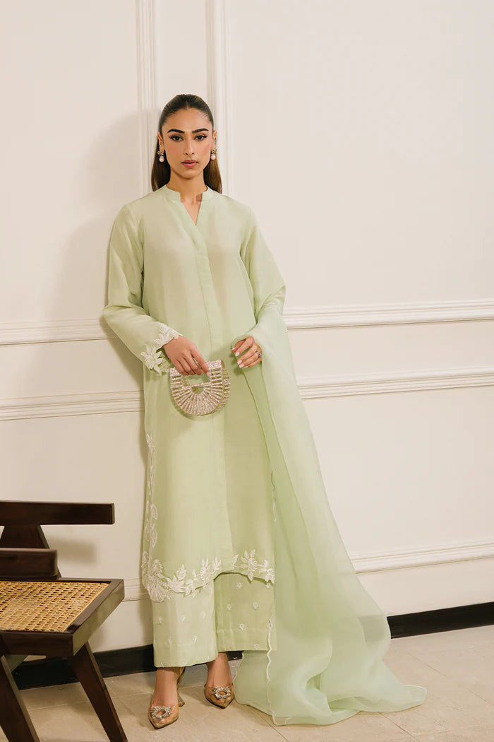 Model wearing mint green ALBA-SREP1-02 from Saira Rizwan Luxury Lawn Eid Edit '25, perfect Pakistani luxury pret and clothes online in UK.