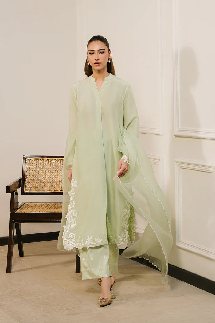 Model wearing mint green ALBA-SREP1-02 from Saira Rizwan Luxury Lawn Eid Edit '25, perfect Pakistani luxury pret and clothes online in UK.