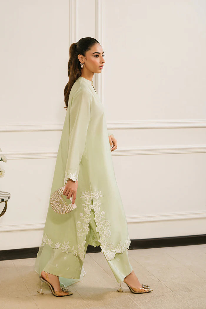 Model wearing mint green ALBA-SREP1-02 from Saira Rizwan Luxury Lawn Eid Edit '25, perfect Pakistani luxury pret and clothes online in UK.