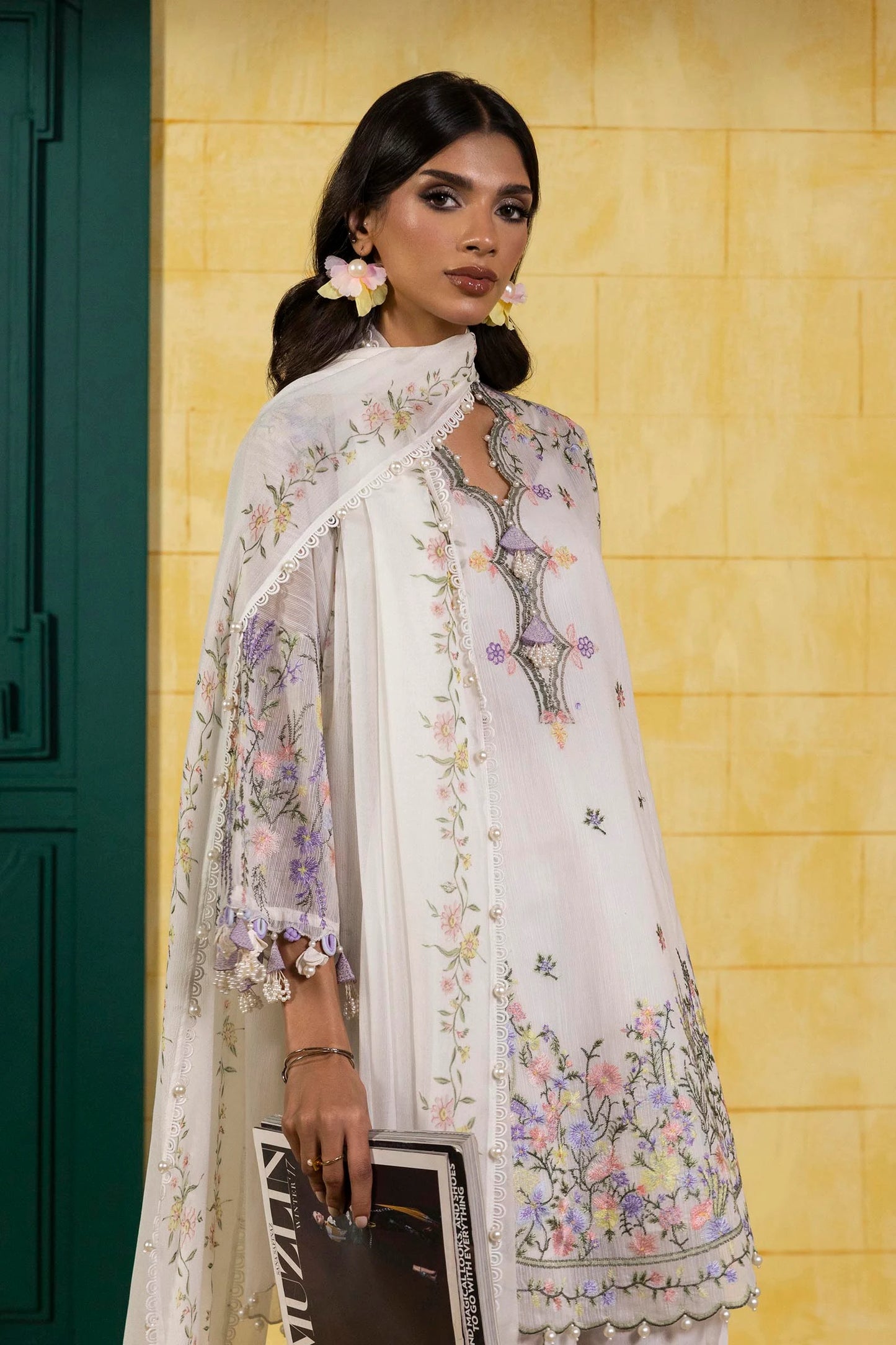Model wearing ivory floral embroidered dress with matching dupatta from Sana Safinaz Muzlin Spring '25, Pakistani Luxury pret online UK.