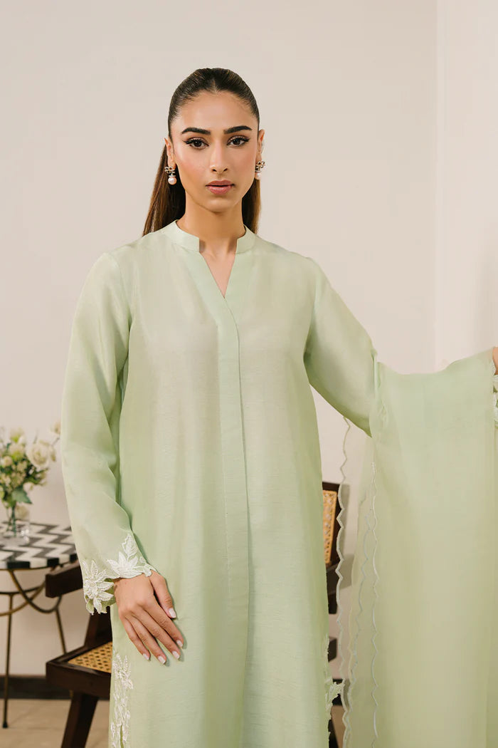 Model wearing mint green ALBA-SREP1-02 from Saira Rizwan Luxury Lawn Eid Edit '25, perfect Pakistani luxury pret and clothes online in UK.