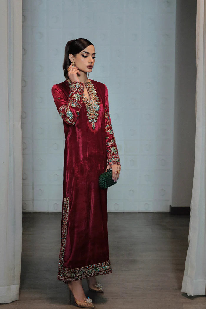 Model wearing Saira Rizwan Luxury Pret Riona '23 Julie dress, showcasing Pakistani clothes online in UK.