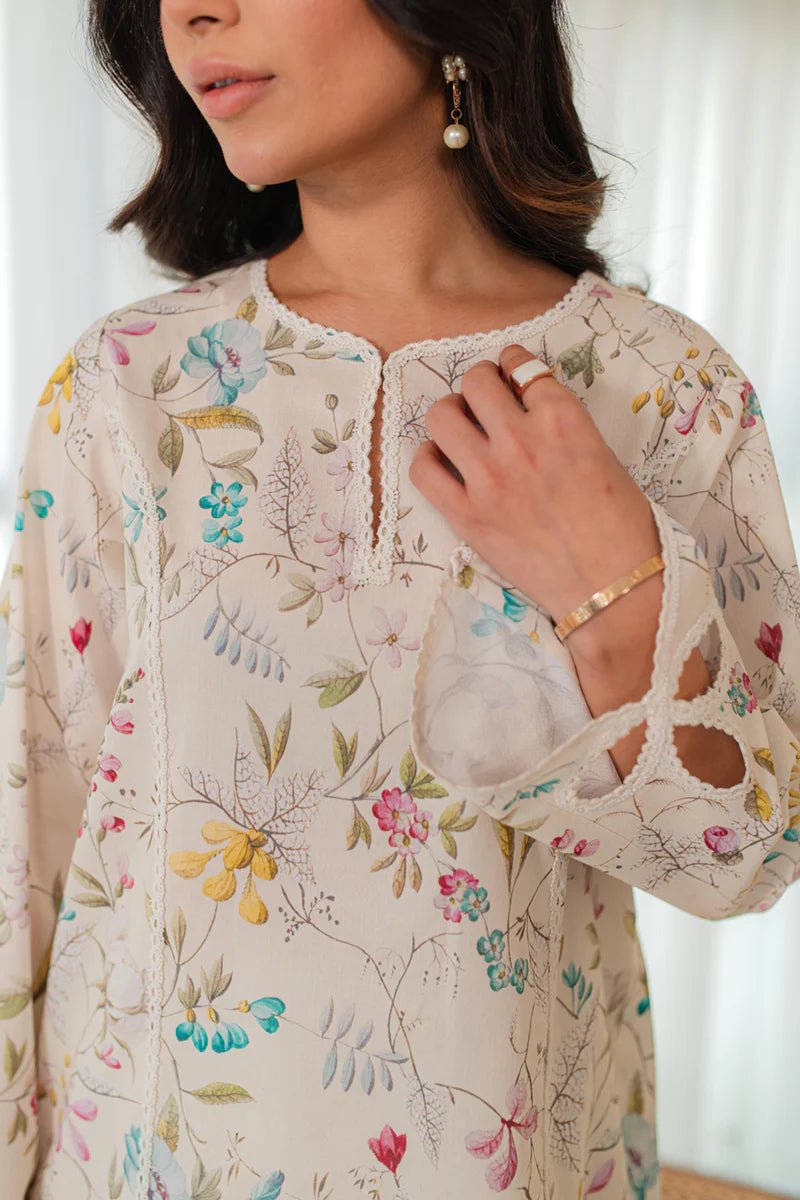 Model wearing Qalamkar Qprints 24 DP - 04 EABHA dress, flaunting Pakistani clothes online in the UK.
