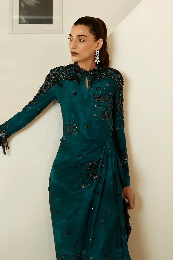 Model wearing Suffuse Elisa dress, a luxurious pick from Luxury Pret '23 collection. Perfect for Pakistani clothes online in UK.