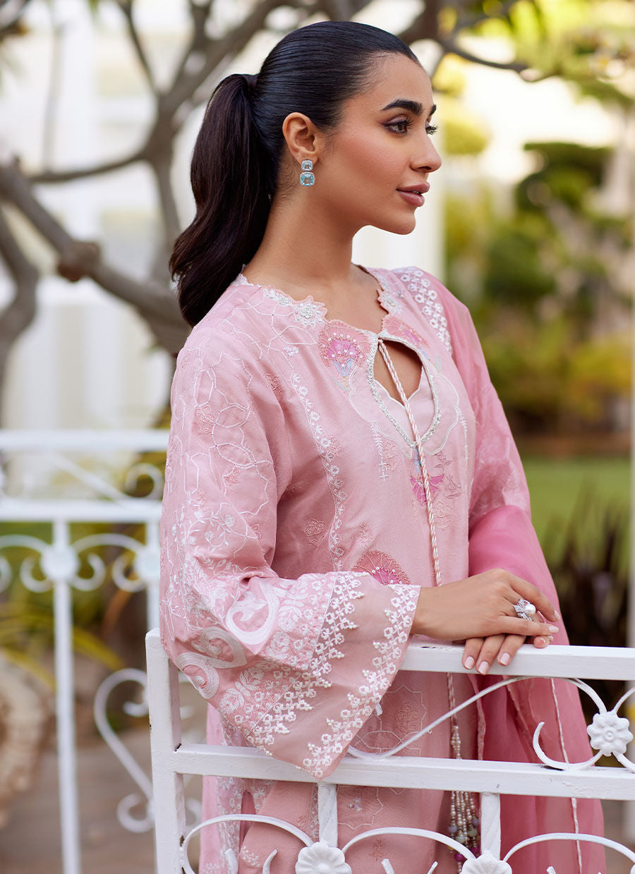 Model wearing tea pink Jovie outfit from Farah Talib Aziz, perfect for Pakistani luxury pret and Pakistani clothes online in UK.