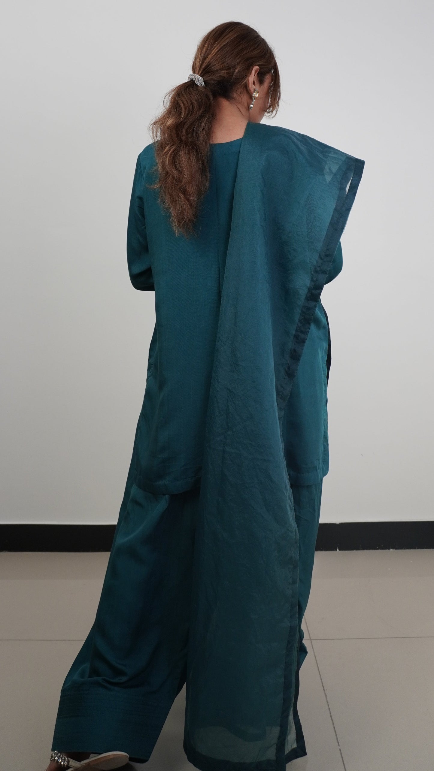 Signature Labels | Farshi Shalwar Suit | Teal Essence