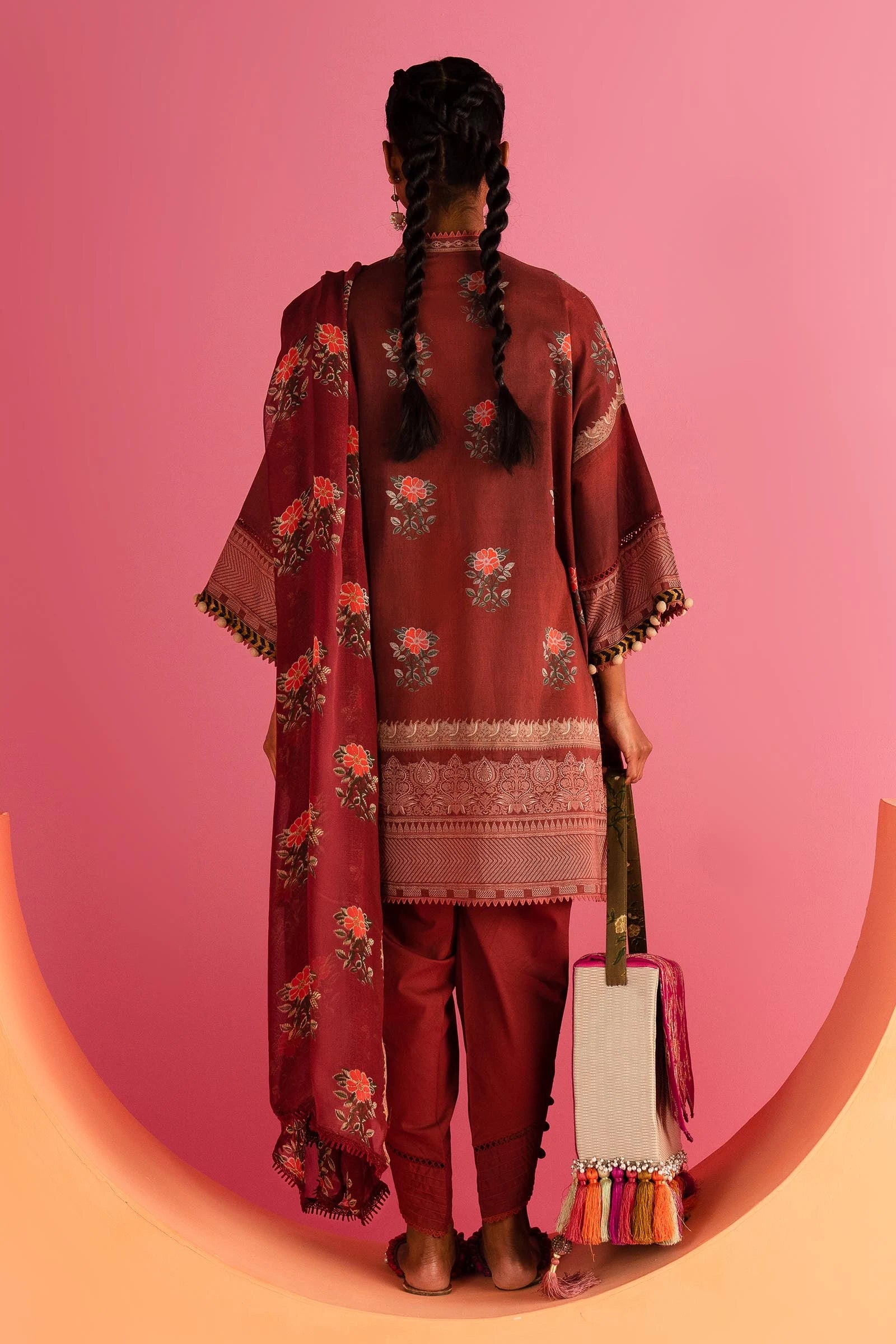 Model wearing Sana Safinaz H242 - 015A - 3CK maroon embroidered Pakistani lawn suit.