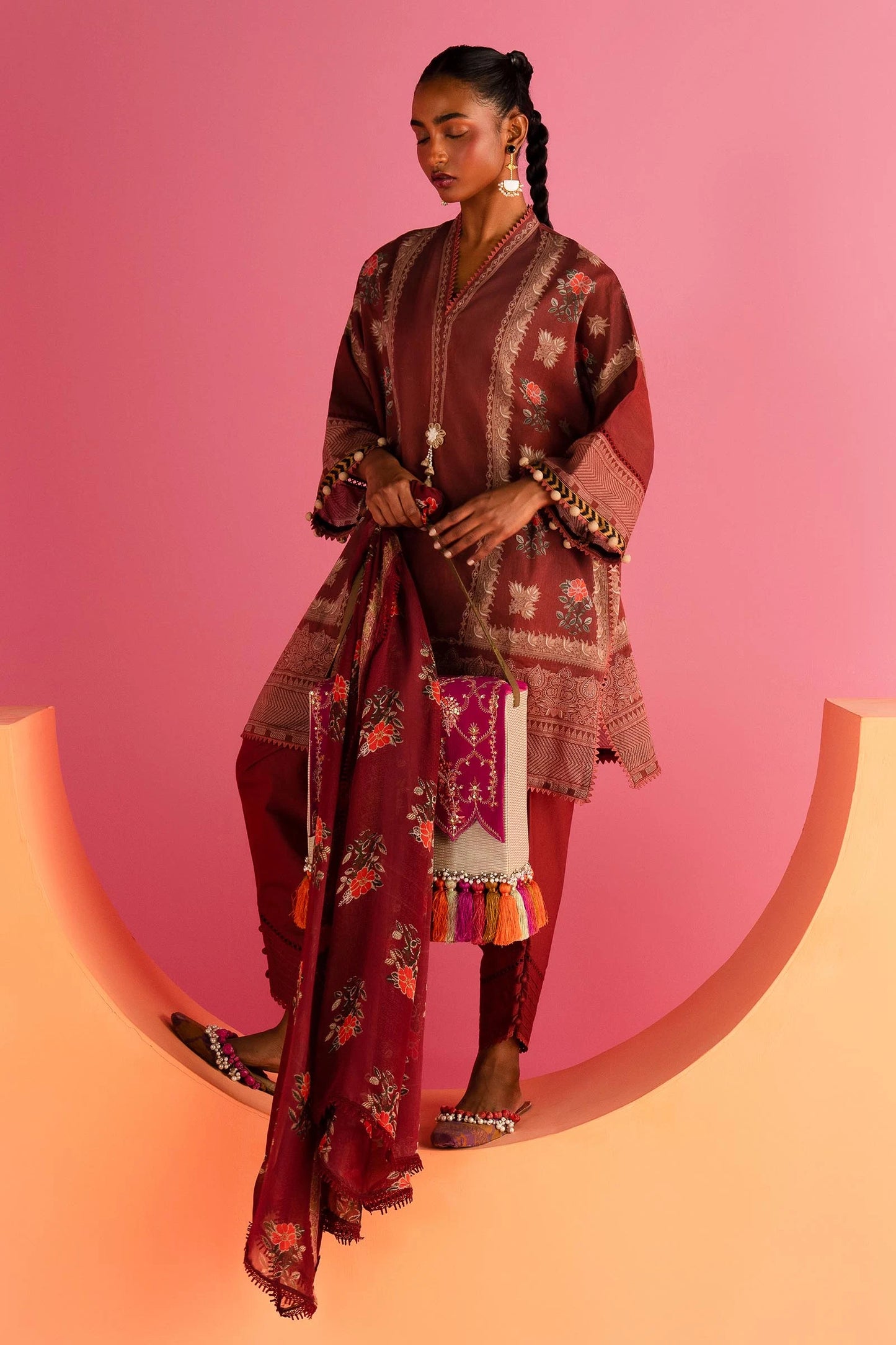 Model wearing Sana Safinaz H242 - 015A - 3CK maroon embroidered Pakistani lawn suit.