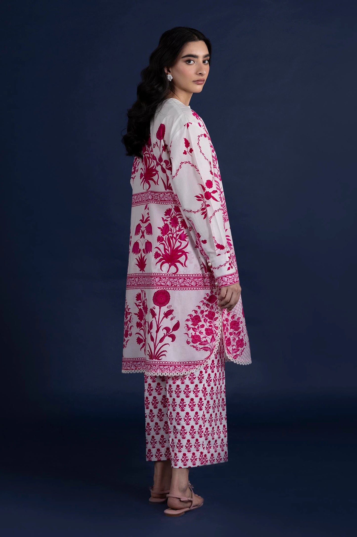 Model wearing white and pink printed kurta with matching trousers from Sana Safinaz H251-008A-2AC, Pakistani clothes online in UK.