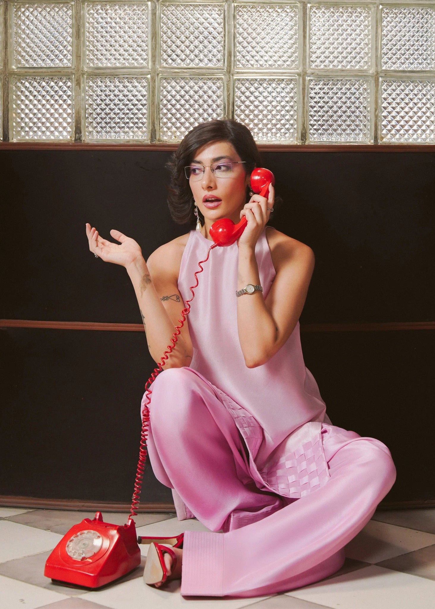 Model wearing Hoya dress from Hussain Rehar's Pay Day Vol. IV collection. Discover Hussain Rehar and Pakistani clothes online in UK at Signature Labels.