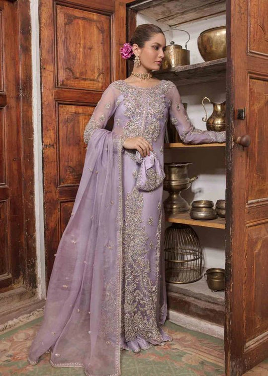 Kanwal Malik UK Jamani dress, elegant traditional Pakistani clothes UK from Angana '23.