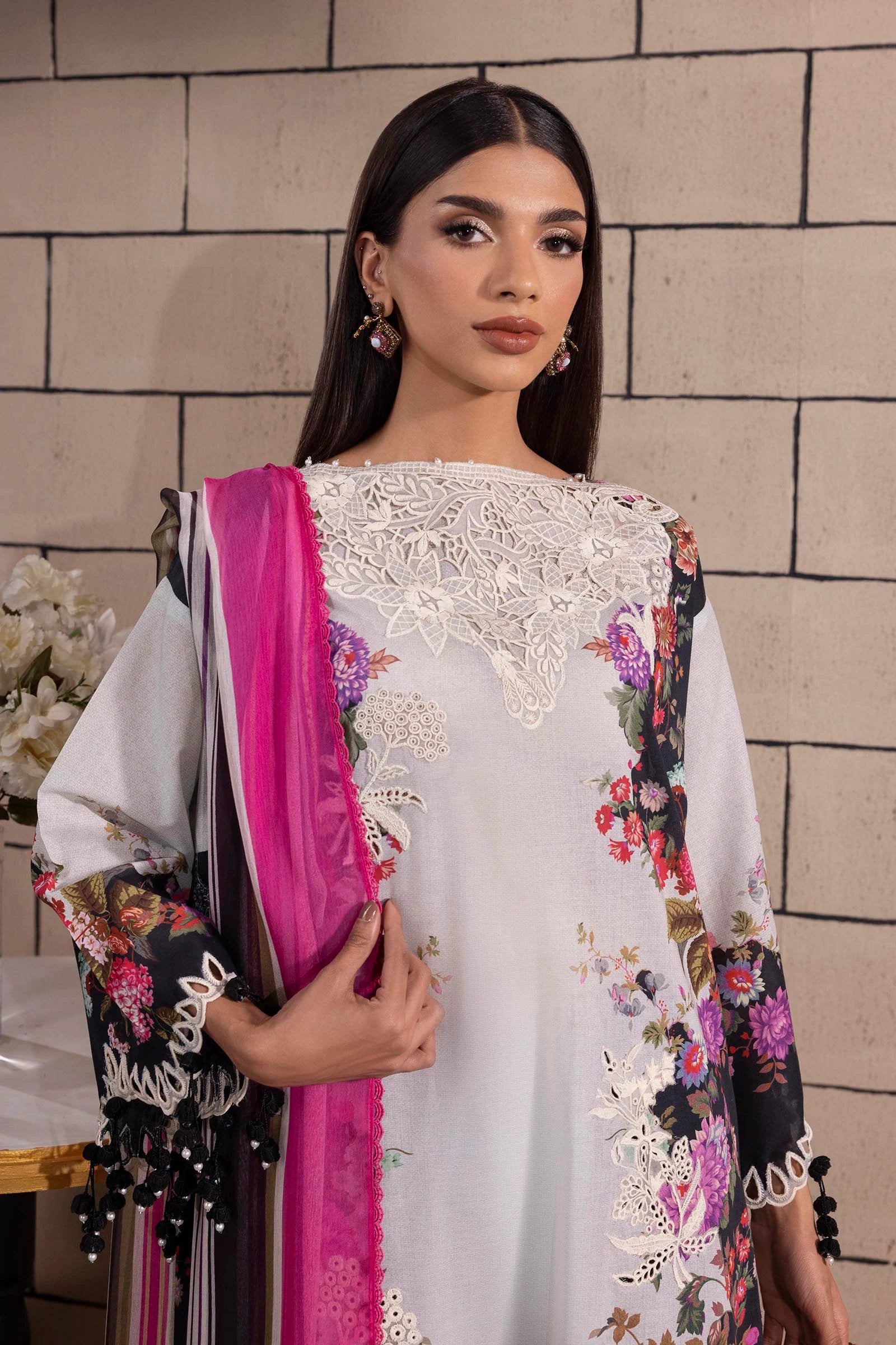 Model wearing white and black Sana Safinaz M251-022A-3CI outfit with floral embroidery and pink striped dupatta, Pakistani Luxury pret, Pakistani clothes online in UK.