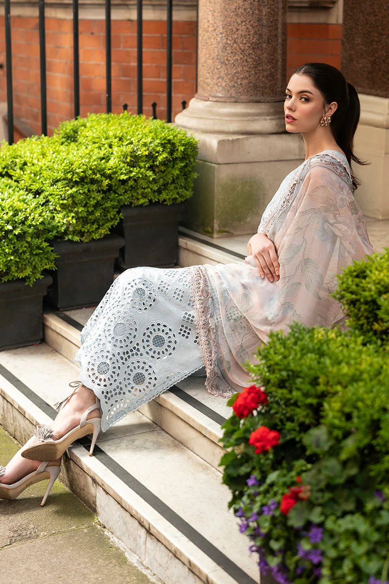 Model wearing NIGHTINGALE NOIR dress from Mushq's HEMLINE ODYSSEY collection. Shop Pakistani clothes online in UK.