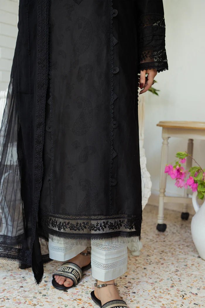 Model wearing MAHA SRIK24 - 04 dress from Saira Rizwan's Ik Serra Pret 2024 collection. Shop Pakistani clothes online in UK.