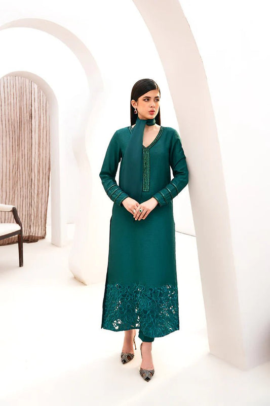 Model in a Saira Rizwan LEA dress captures elegance with Pakistani clothes in the UK.