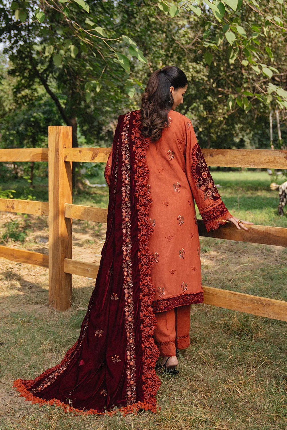 Model wearing CIRO - SRW24 - 10 from Saira Rizwan's Winter Unstitched '24 Collection, featuring intricate designs. Pakistani clothes online in UK.