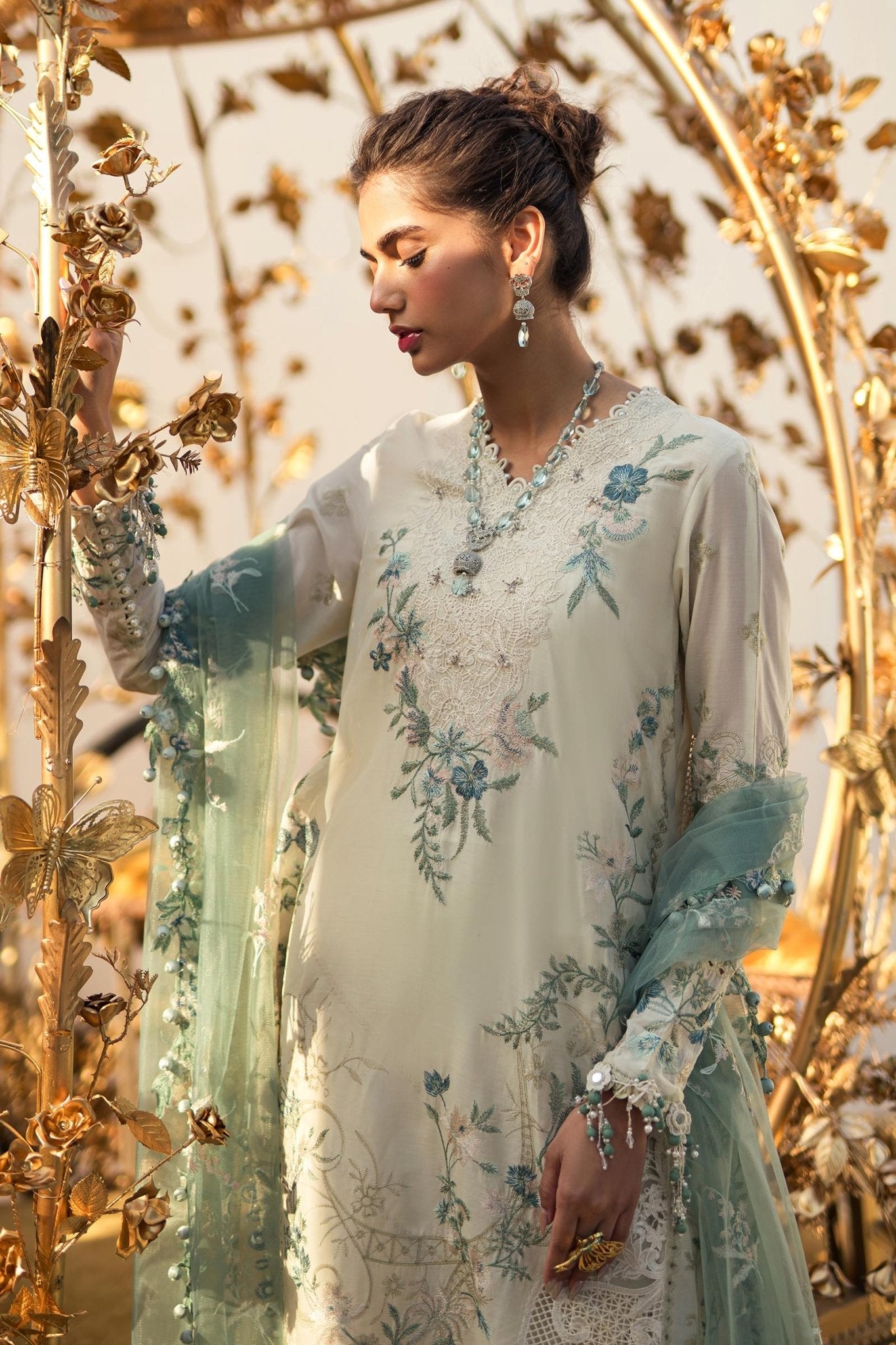 Model wearing Sana Safinaz L241 - 003A - 3CT from Luxury Collection'24, ideal for Pakistani clothes online in UK.