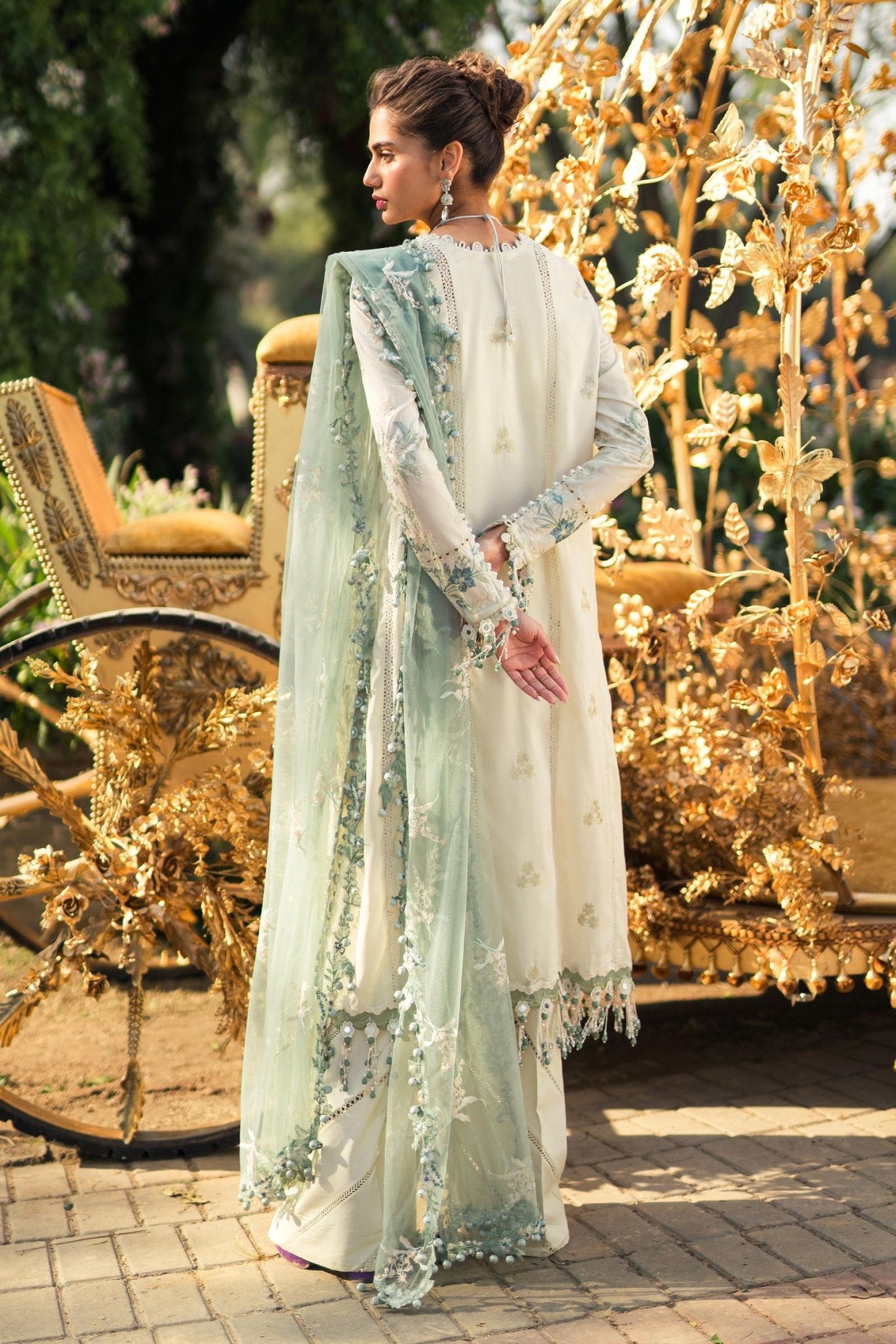 Model wearing Sana Safinaz L241 - 003A - 3CT from Luxury Collection'24, ideal for Pakistani clothes online in UK.