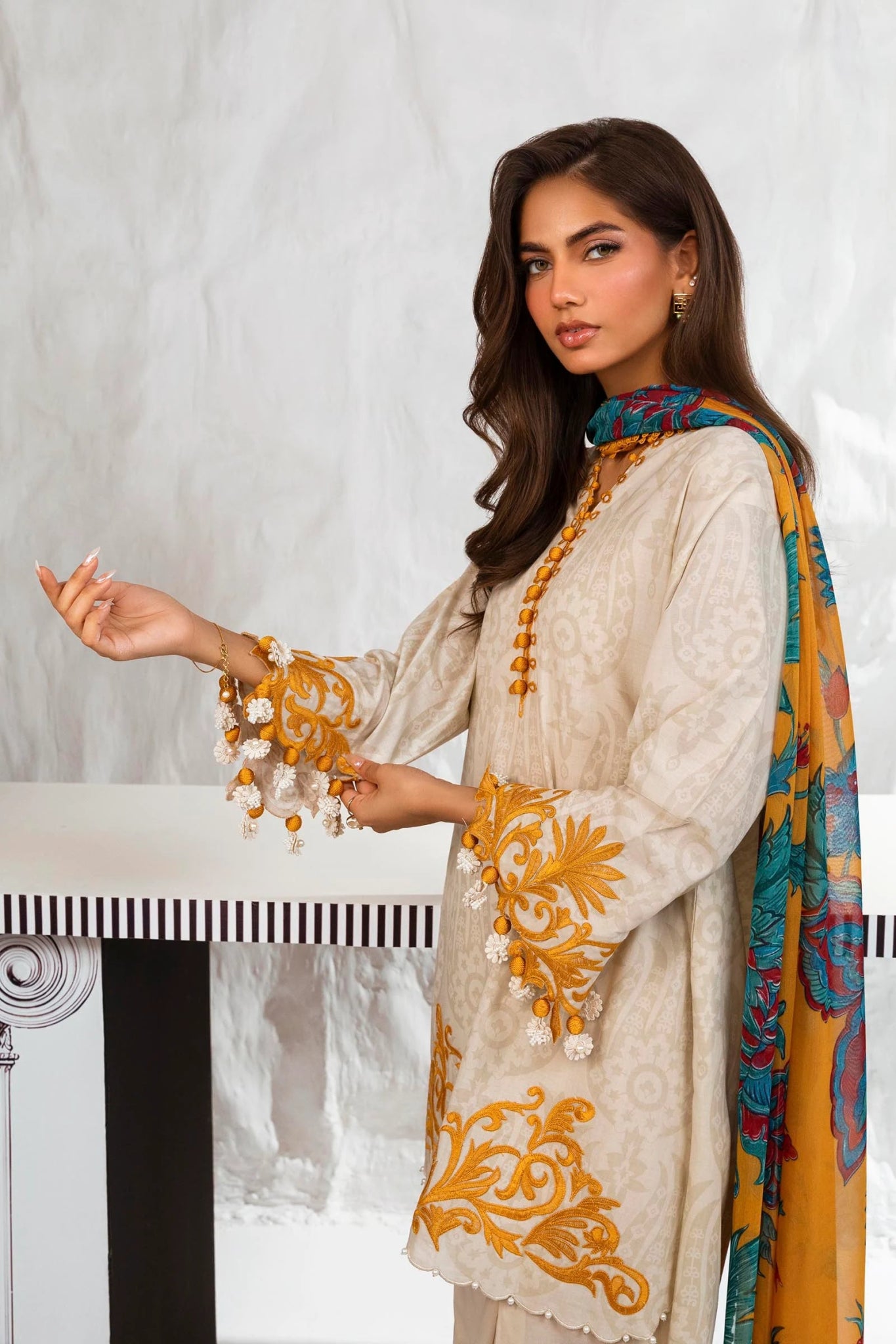 Model wearing Sana Safinaz Muzlin Summer '24 M242 - 003B - CI dress, Pakistani clothes online in the UK.