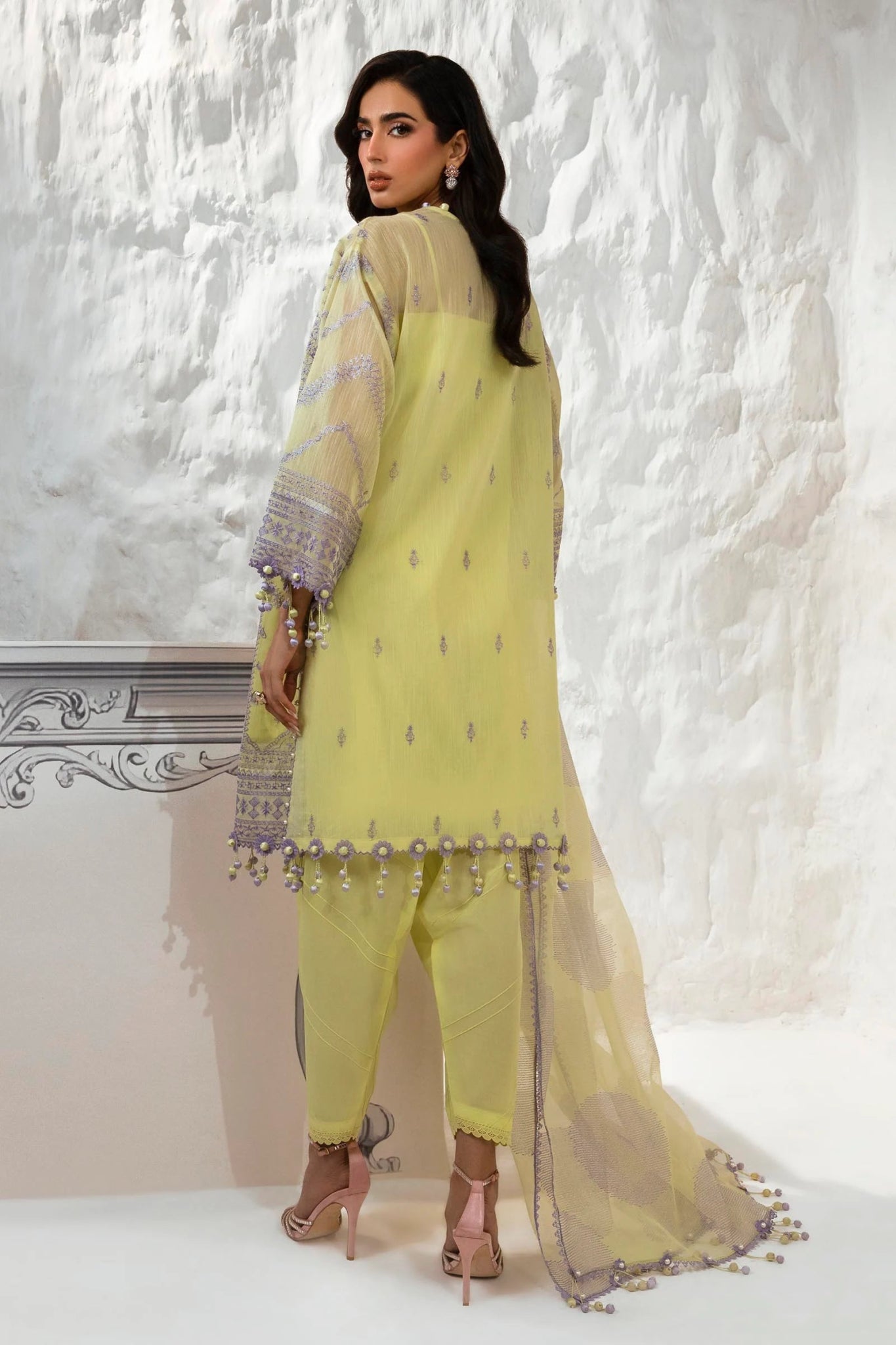 Model wearing Sana Safinaz Muzlin Summer '24, Design M242 - 010A - CT, perfect for Pakistani clothes online in the UK.