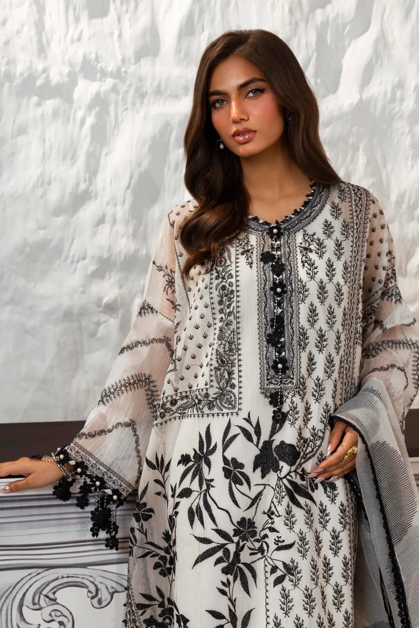 Model wearing Sana Safinaz Muzlin Summer '24, Design M242 - 010B - CT, ideal for Pakistani fashion online in the UK.