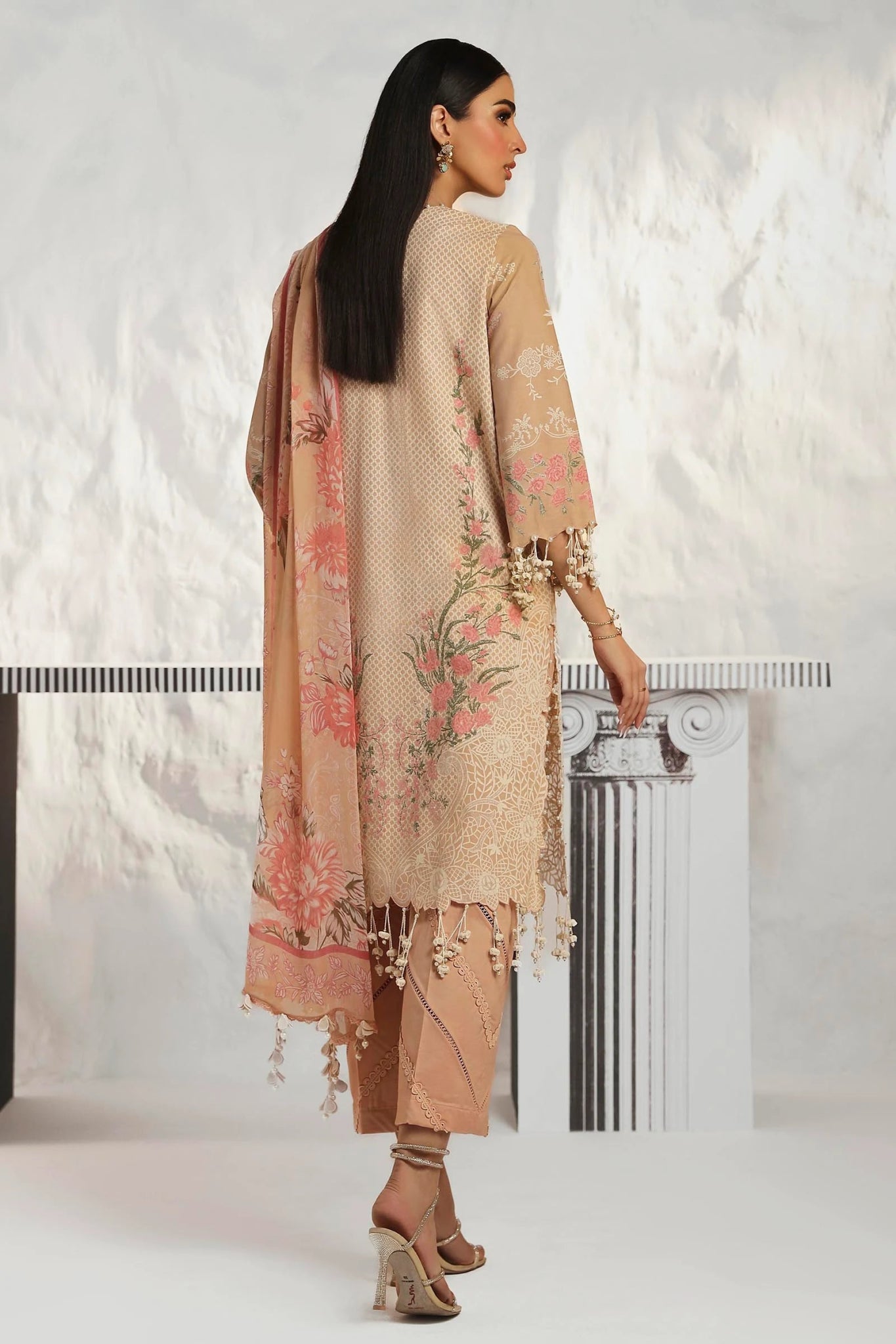 Model wearing Sana Safinaz Muzlin Summer '24, Design M242 - 012A - CJ, ideal for Pakistani fashion online in the UK.