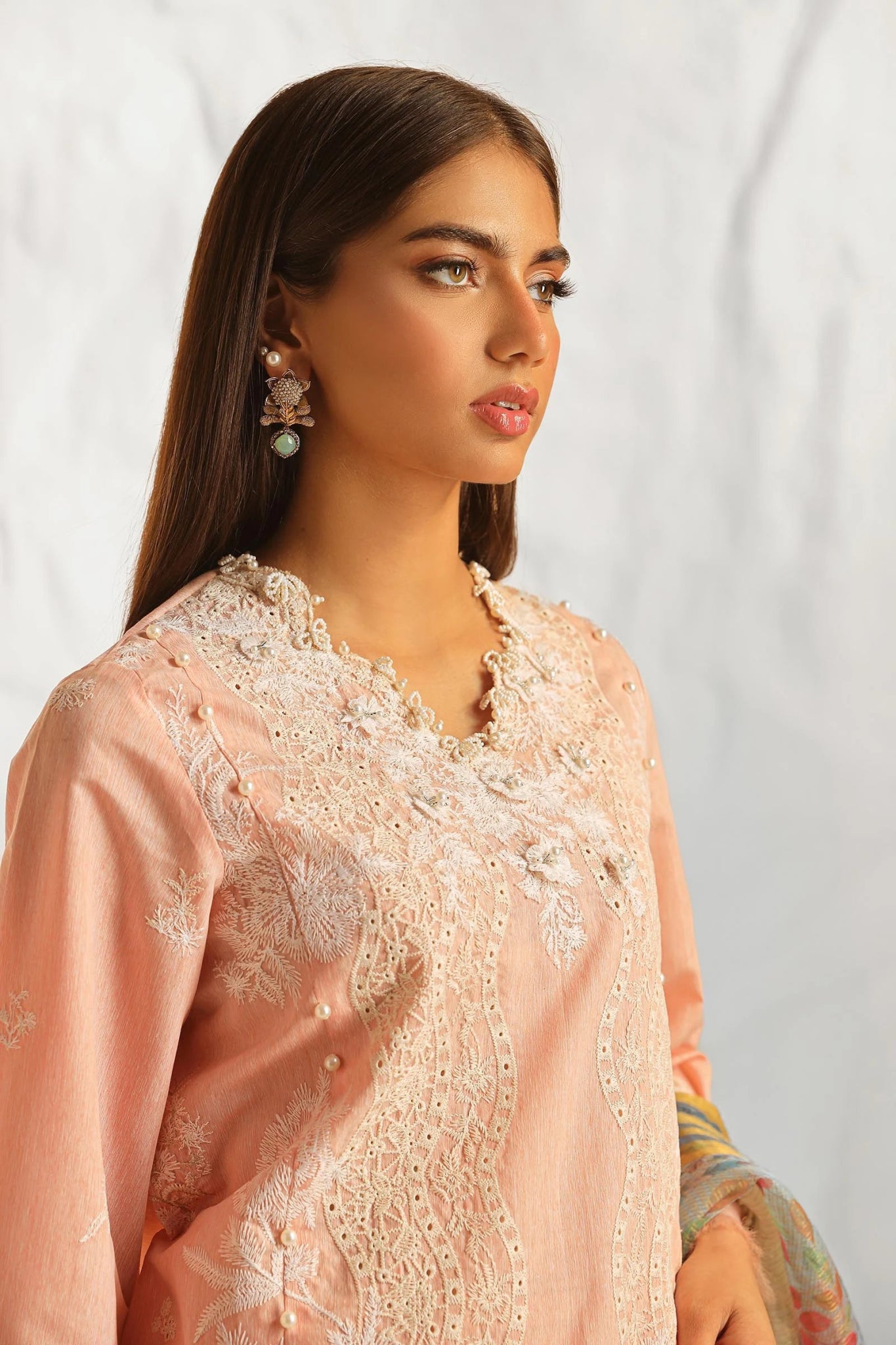 Model wearing Sana Safinaz Muzlin Summer '24, Design M242-013A-DH, perfect for Pakistani fashion online in the UK.