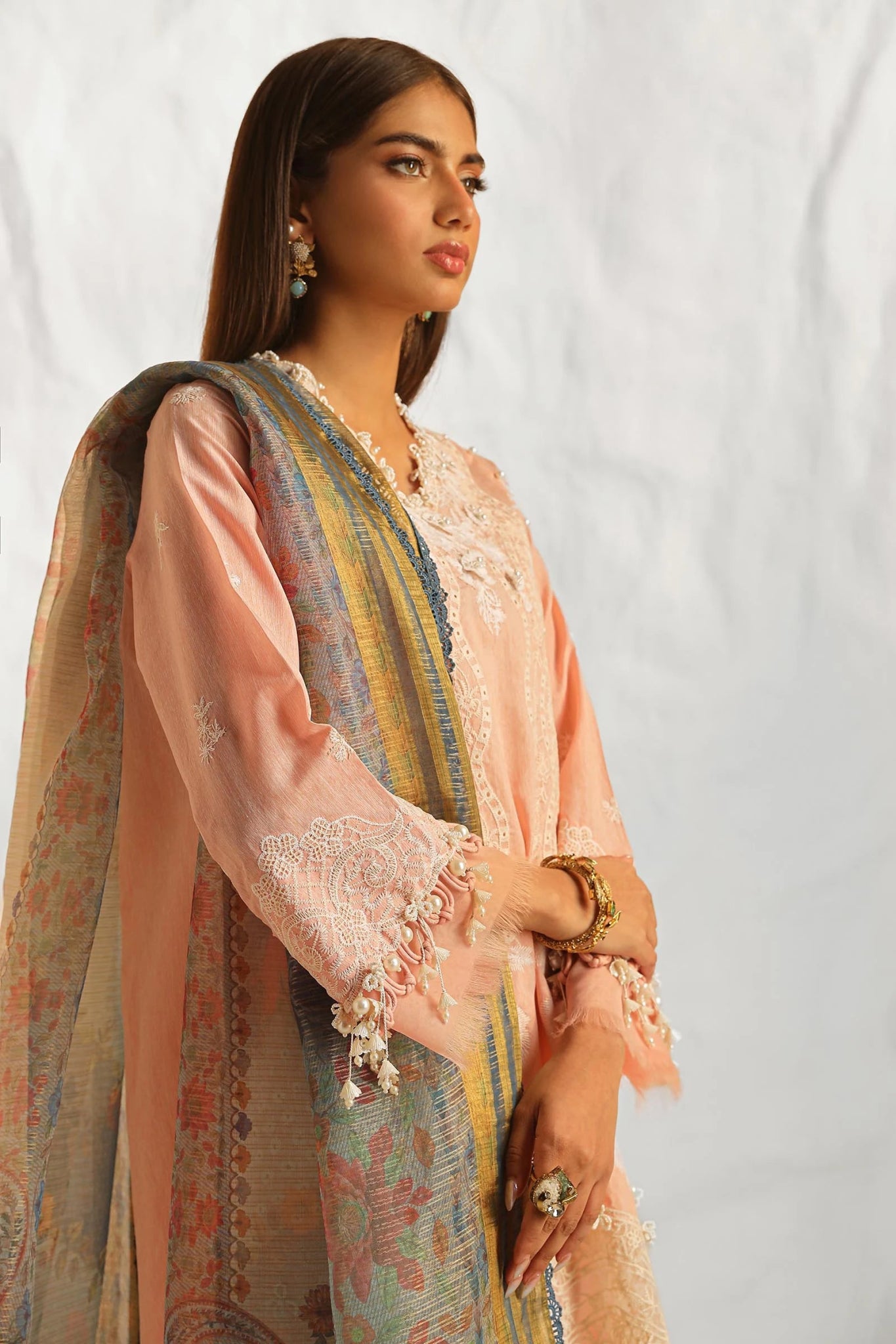 Model wearing Sana Safinaz Muzlin Summer '24, Design M242-013A-DH, perfect for Pakistani fashion online in the UK.