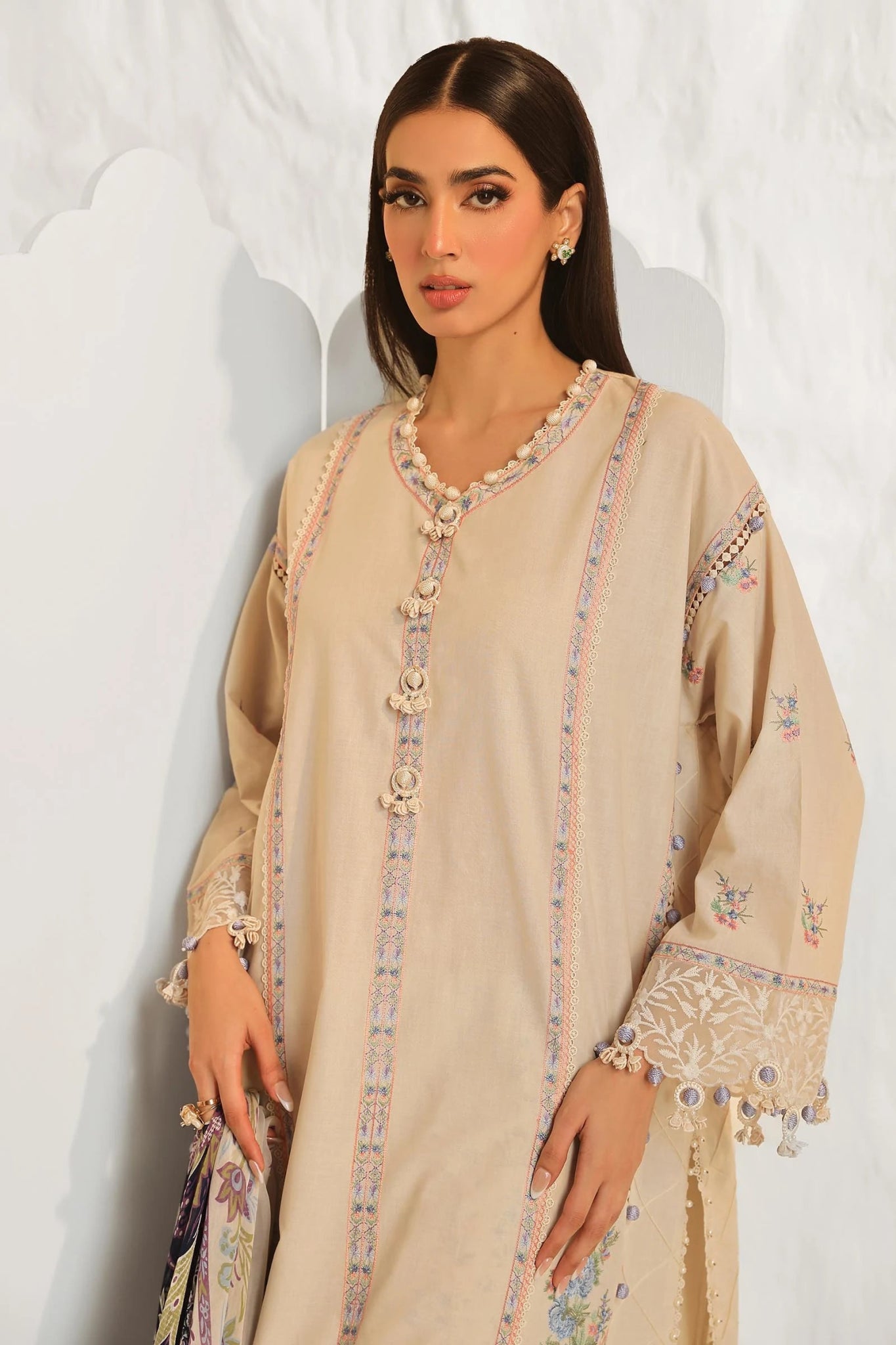 Model wearing Sana Safinaz Muzlin Summer '24, Design M242 - 014A - CJ, ideal for Pakistani fashion online in the UK.