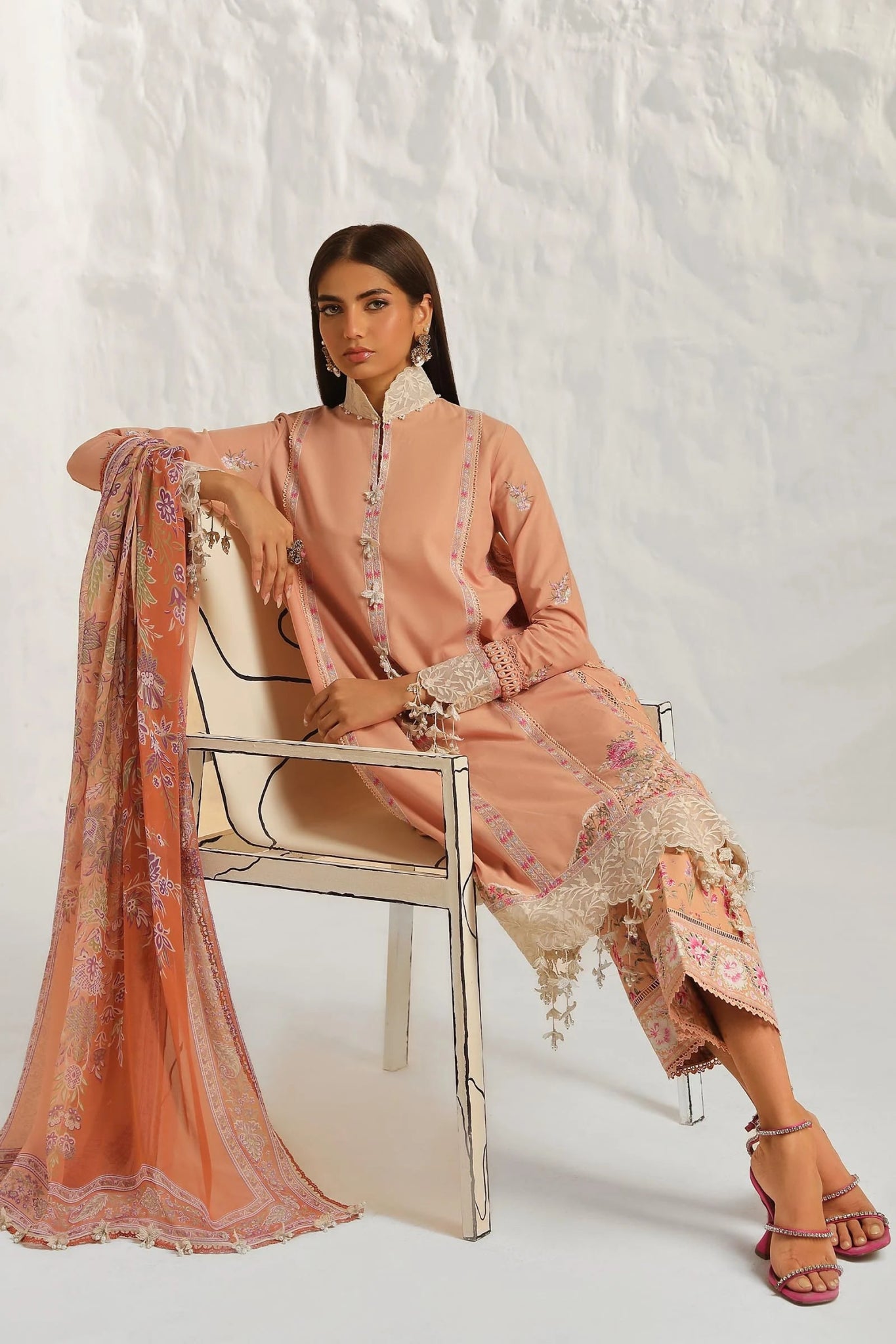 Model wearing Sana Safinaz Muzlin Summer '24, Design M242 - 014B - CJ, perfect for Pakistani fashion online in the UK.