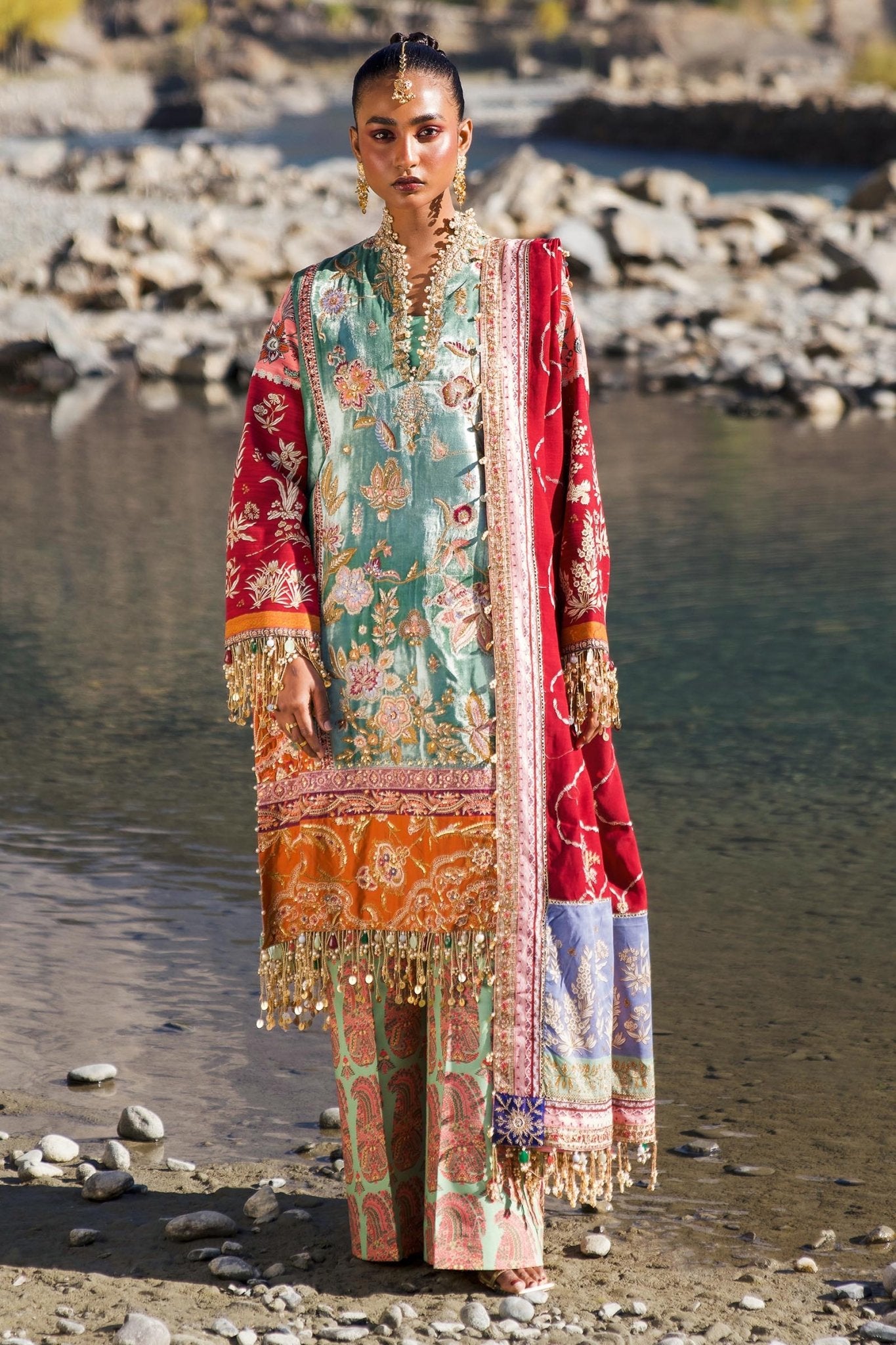 Model wearing V241 - 006 - 3CP from Sana Safinaz Winter Luxury '24, showcasing elegant design and rich colors. Pakistani clothes online in UK at Signature Labels.