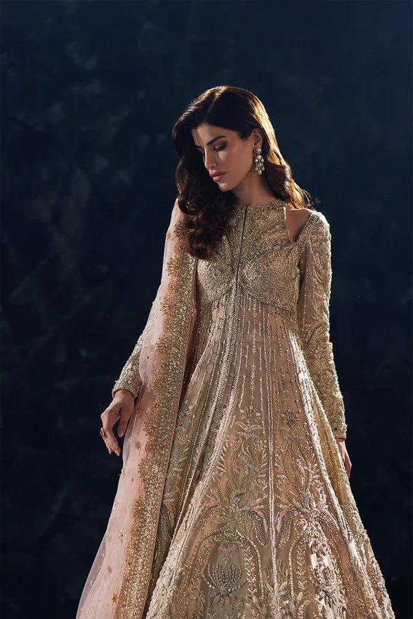 Discover the Reverie ensemble from Soraya's Oriana Luxury Formals at Signature Labels UK, priced at £1179. Gold tissue with sheesha and dabka work adorns this majestic piece for a regal presence.